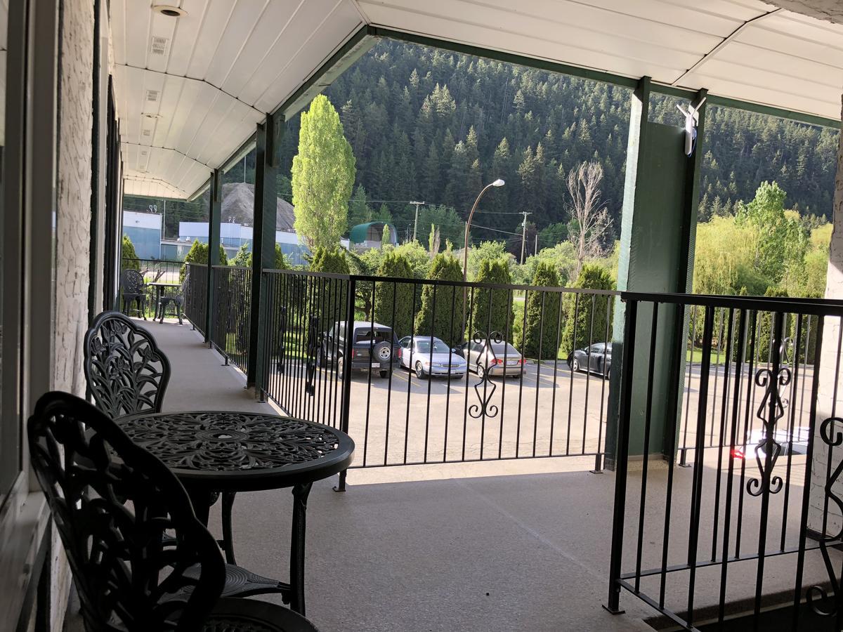 Chase Country Inn Экстерьер фото