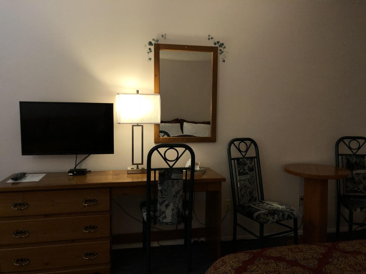 Chase Country Inn Экстерьер фото