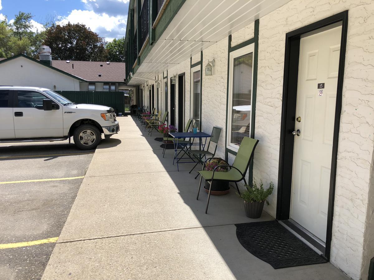 Chase Country Inn Экстерьер фото