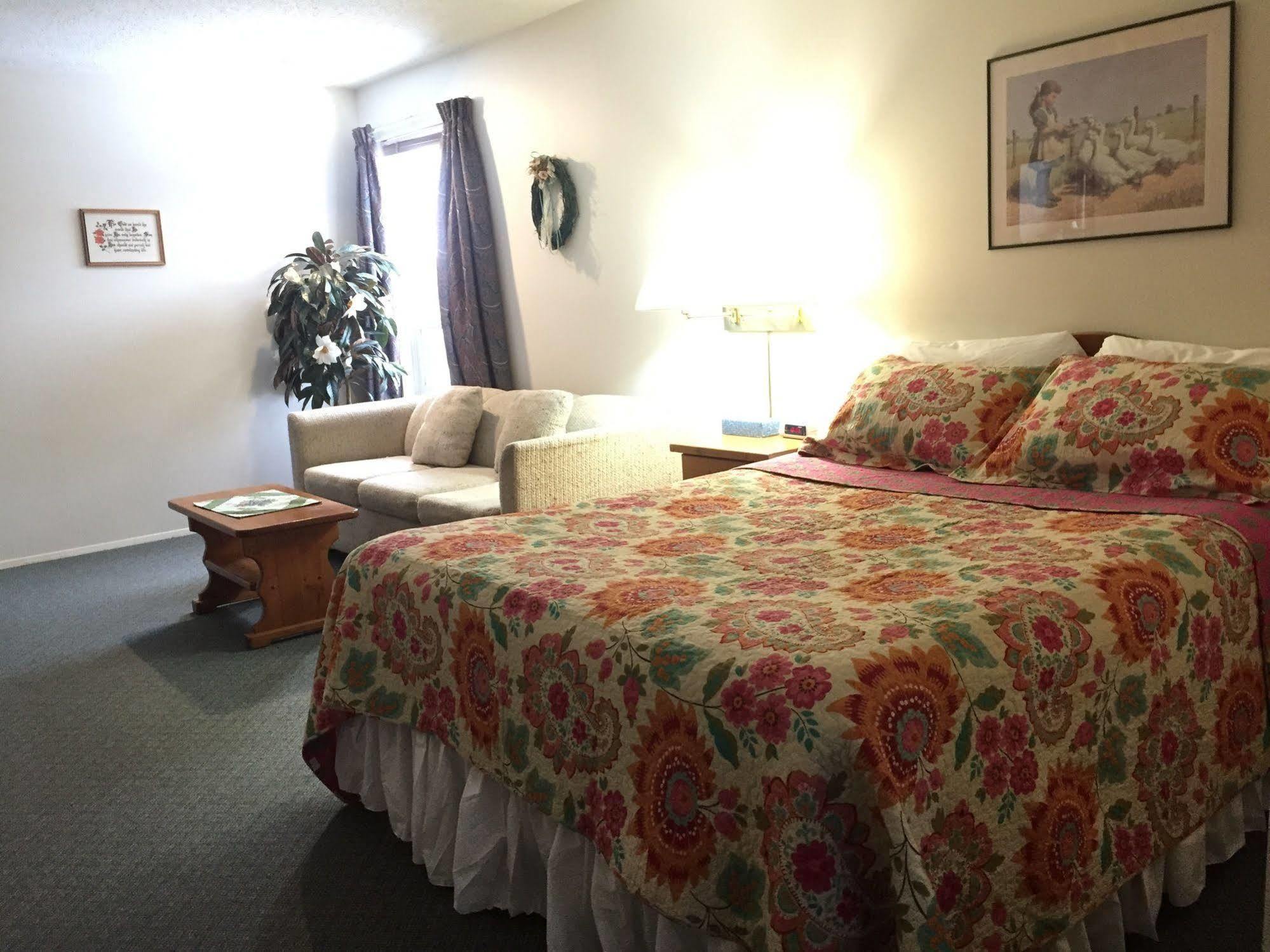 Chase Country Inn Экстерьер фото