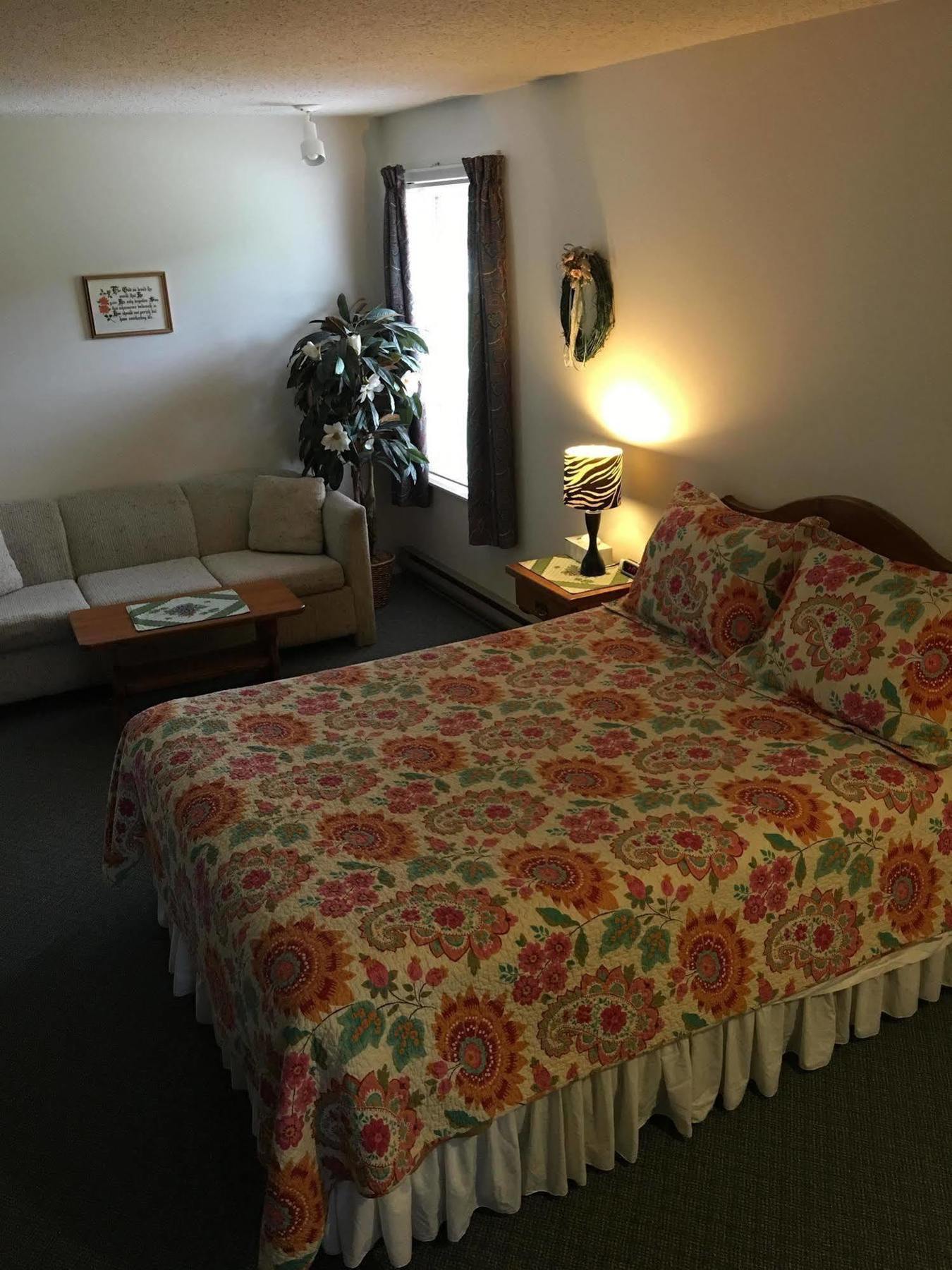 Chase Country Inn Экстерьер фото