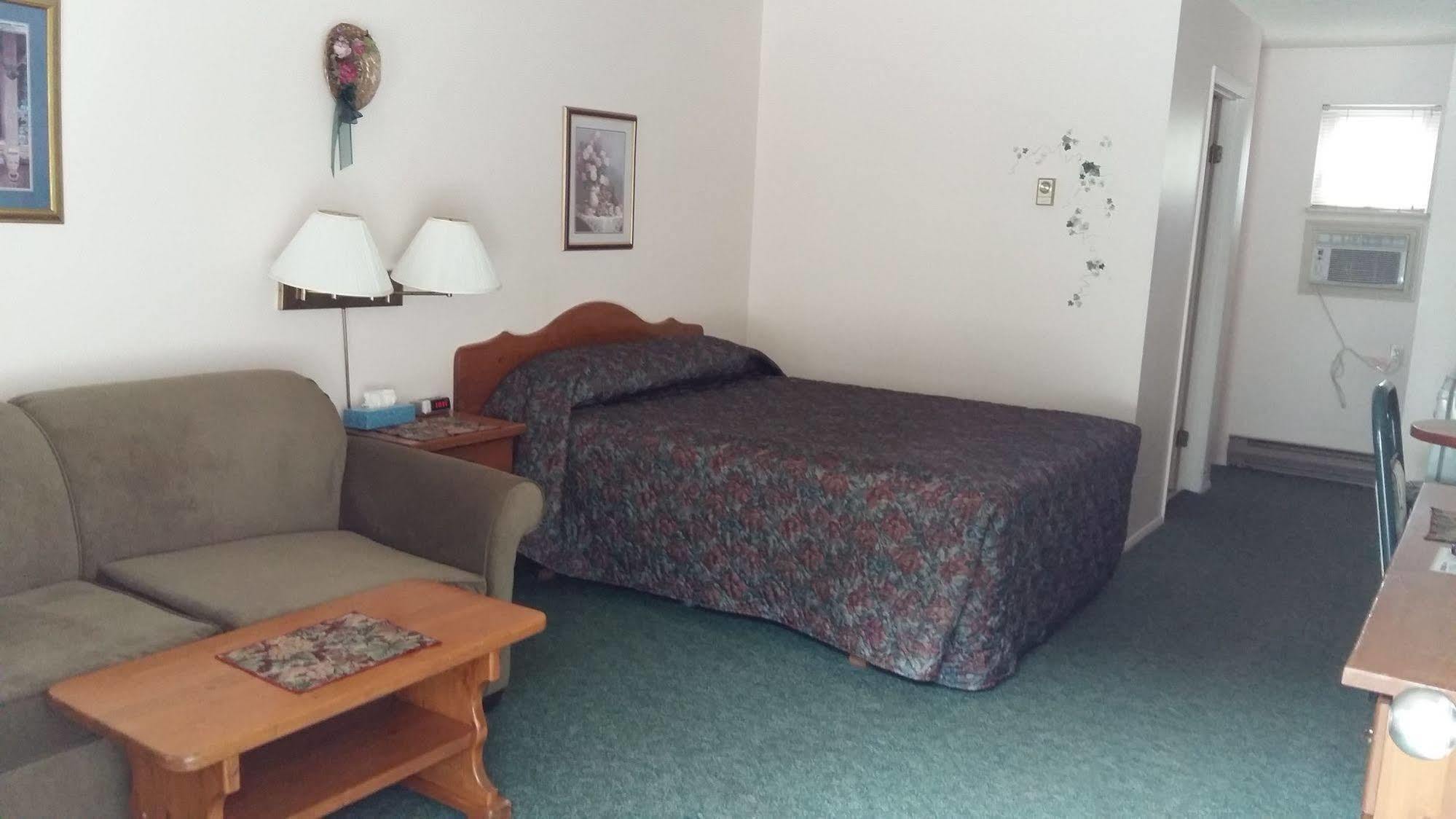 Chase Country Inn Экстерьер фото